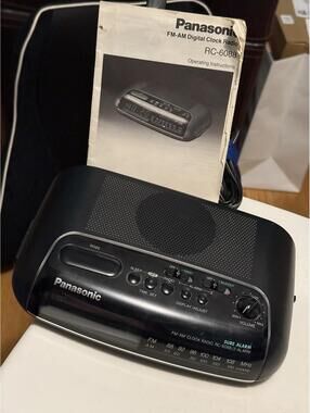 VTG Panasonic RC-6088 AM FM Compact Digital Alarm Clock Radio With Manual , Work